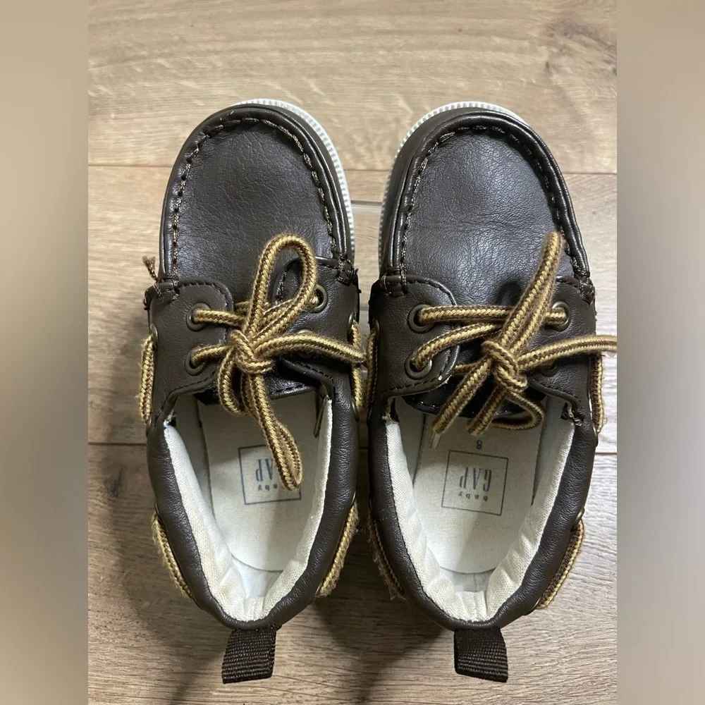 GAP Kids Moccasins in Brown and White